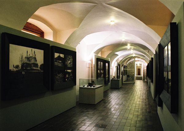 MOBA studio / photographic documentation of exhibition "world war one on foot" / Prague castle / 2009 / I