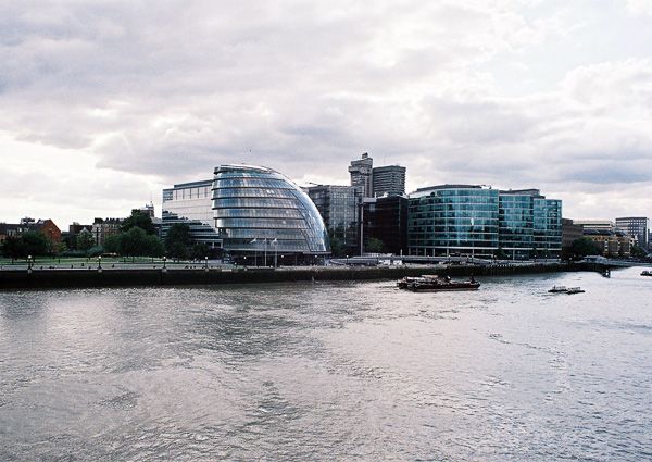Lord Norman Foster / Městská radnice, Londýn, Anglie / I