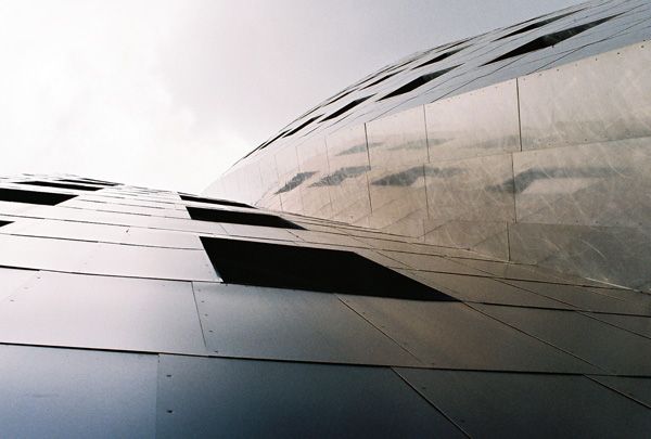 Frank Owen Gehry / Věž Gehry, Hannover, Německo / II