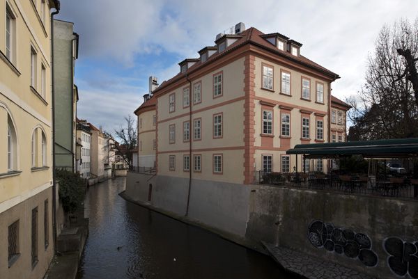 PRIVILEG - reconstruction of monuments and historical buildings / Facade / Na Kampě street no. 11, Prague / 2016 / II