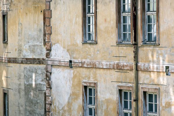 PRIVILEG - reconstruction of monuments and historical buildings / Facade - situation before the reconstraction, Na Kampě street no. 11, Prague / 2015 / II