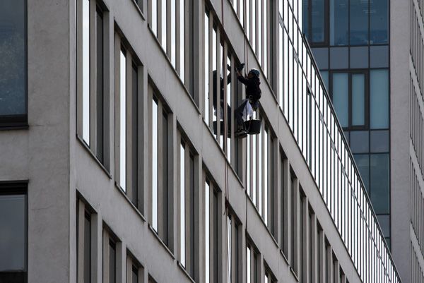 Hofmannservis / Trinity Office Center / window cleaning by climbing / XXIV