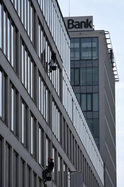 Hofmannservis / Trinity Office Center / window cleaning by climbing / XX