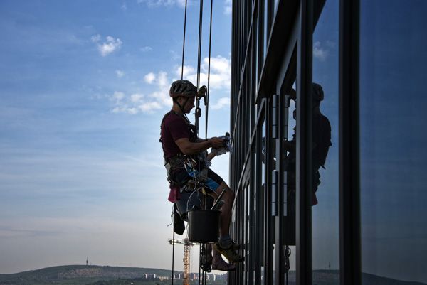 Hofmannservis / Trinity Office Center / window cleaning by climbing / XV