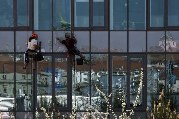 Hofmannservis / Trinity Office Center / window cleaning by climbing / XIV