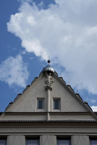 PRIVILEG - rekonstrukce památek a historických budov / fasáda - Merhautova 32, Brno / 2018 / IX