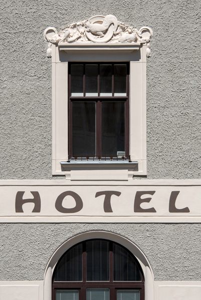 PRIVILEG - rekonstrukce památek a historických budov / Facade / hotel Květnice, Tišnov / 2019 / X
