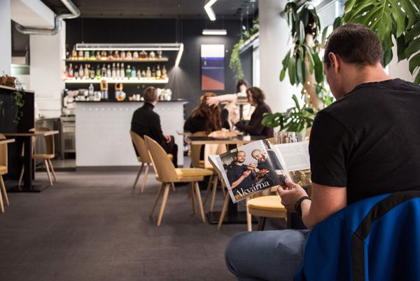 vlastní projekty / restaurace Akvárna - zarostlá a konečně neonová / Brno / 2021 / IX