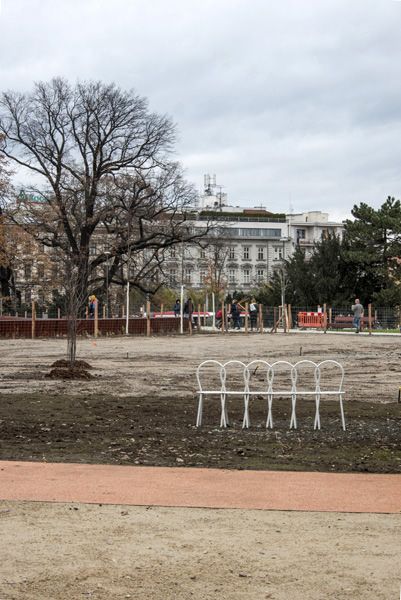 Consequence forma / rekonstrukce parku / fotodokumentace procesu realizace / Moravské nám., Brno / 2022-23 / CLXXXII