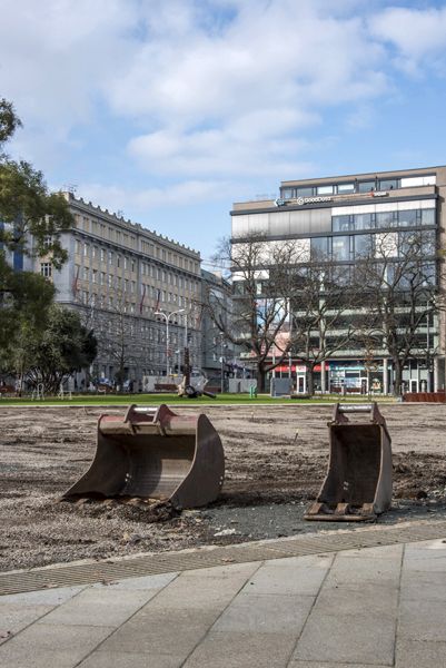 Consequence forma / rekonstrukce parku / fotodokumentace procesu realizace / Moravské nám., Brno / 2022-23 / CXXI
