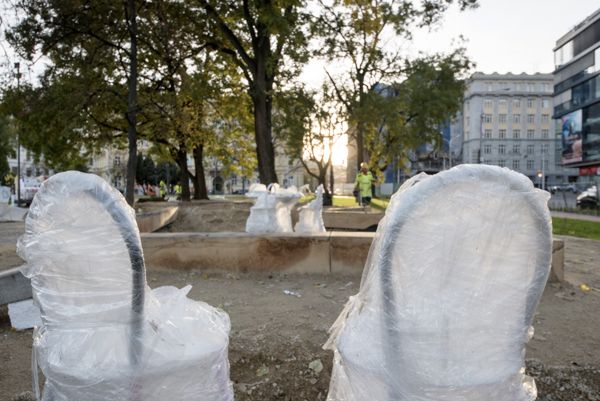 Consequence forma / rekonstrukce parku / fotodokumentace procesu realizace / Moravské nám., Brno / 2022-23 / C
