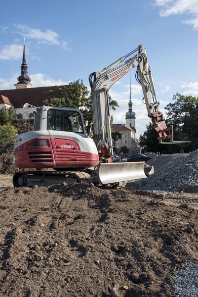 Consequence forma / rekonstrukce parku / fotodokumentace procesu realizace / Moravské nám., Brno / 2022-23 / XVI