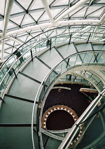 Lord Norman Foster / City Hall, London, UK / VI