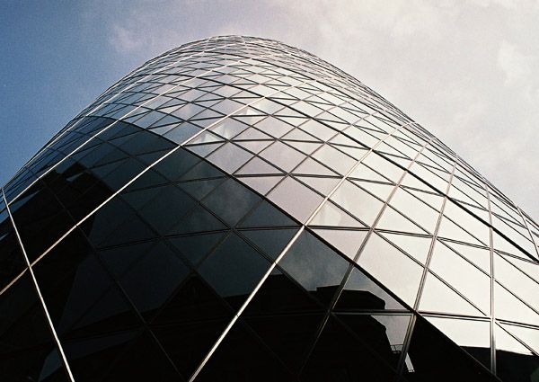Lord Norman Foster / Swiss Re Headquarters, London, UK / IV