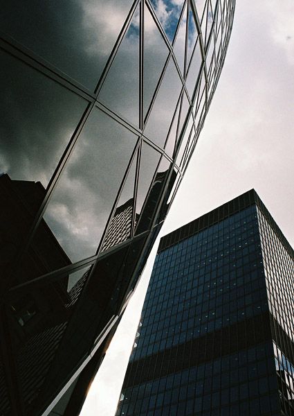 Lord Norman Foster / Swiss Re Headquarters, London, UK / II