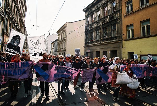 nonviolent blockade of neo-Nazis / Brno blocks / 1. 5. 2011 / IV