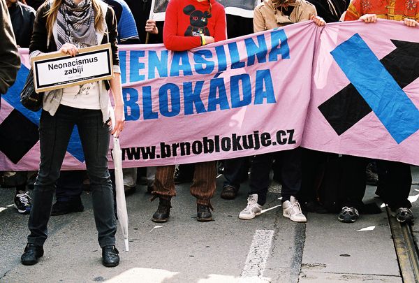 nonviolent blockade of neo-Nazis / Brno blocks / 1. 5. 2011 / I