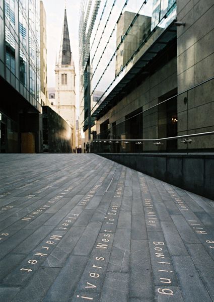 LONDON / UNITED KINGDOM / XXXII