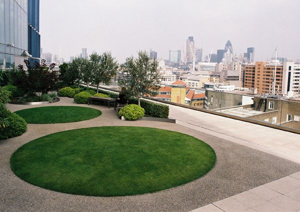 LONDON / UNITED KINGDOM / XLV