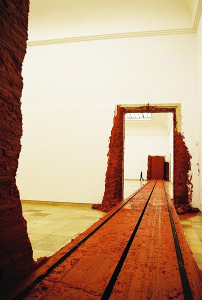 Anish Kapoor - Svayambh / Haus der Kunst, Munich, Germany / 2007 / V