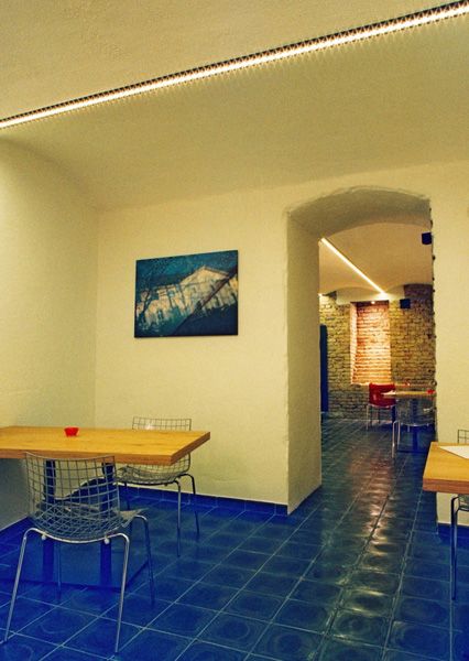 solo exhibitions „Fráneks' kicked up space“, Vivobene Gusto, Brno / 21. 12. 2014 - 30. 4. 2015 / X