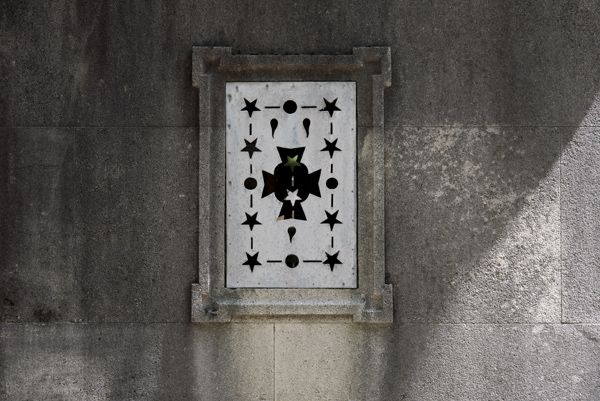 Pere - Lachaise cemetery / Paris, France / 2015 / VI