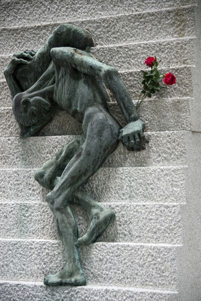Pere - Lachaise cemetery / Paris, France / 2015 / X