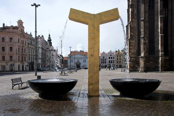 kašny na náměstí Republiky / autor Ondřej Císler / Plzeň / 2017 / kašna Anděl / I