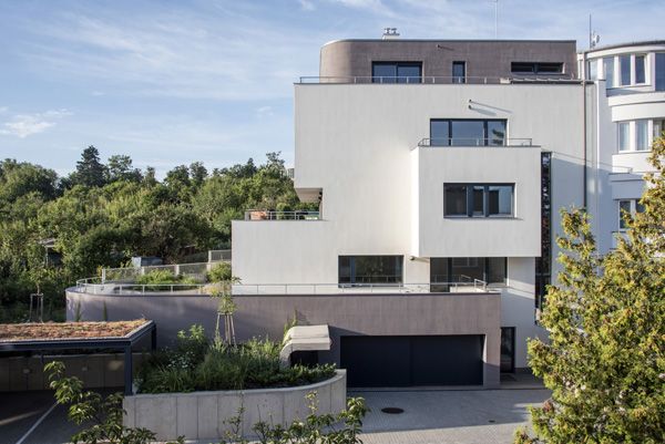 Jaromír Sedlák / fotodokumentace bytového domu / Brno / 2025 / VII