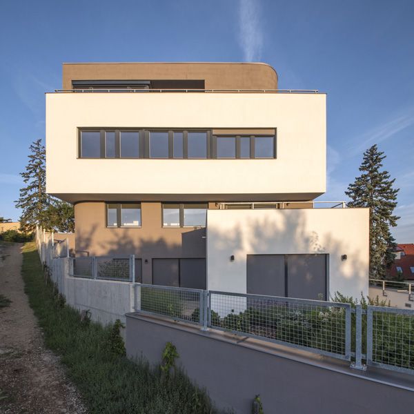 Jaromír Sedlák / fotodokumentace bytového domu / Brno / 2025 / II